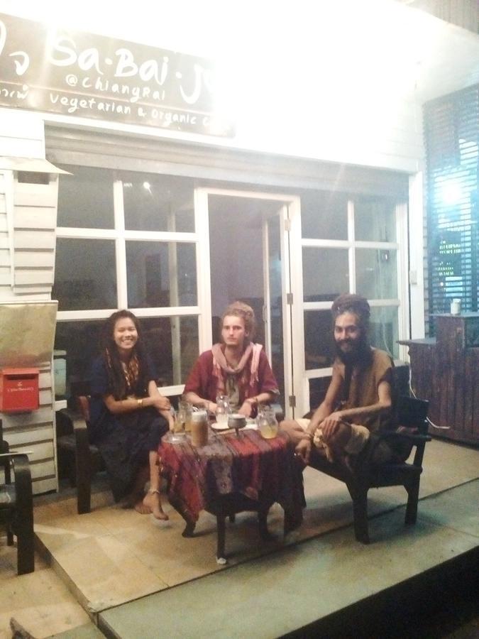 Yellow Flower Hostel Chiang Rai Eksteriør billede