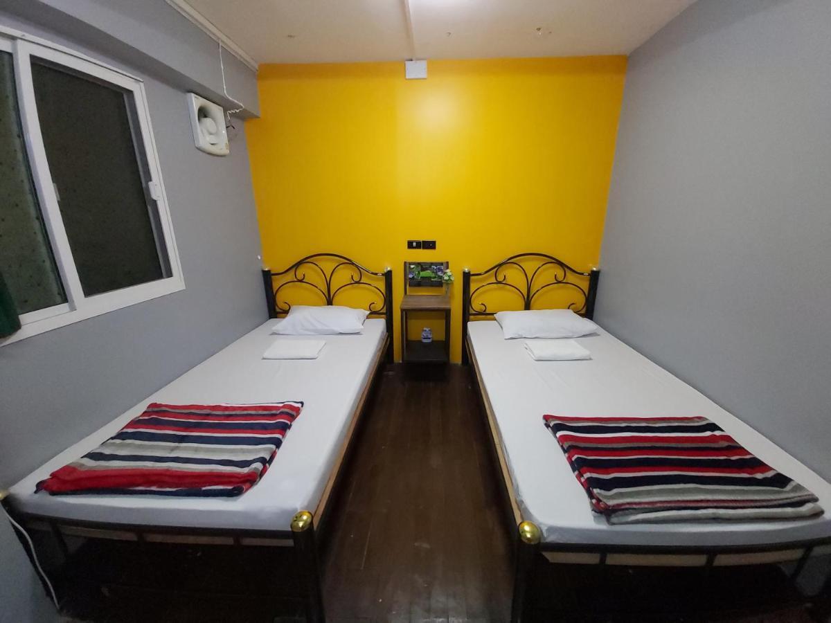 Yellow Flower Hostel Chiang Rai Værelse billede